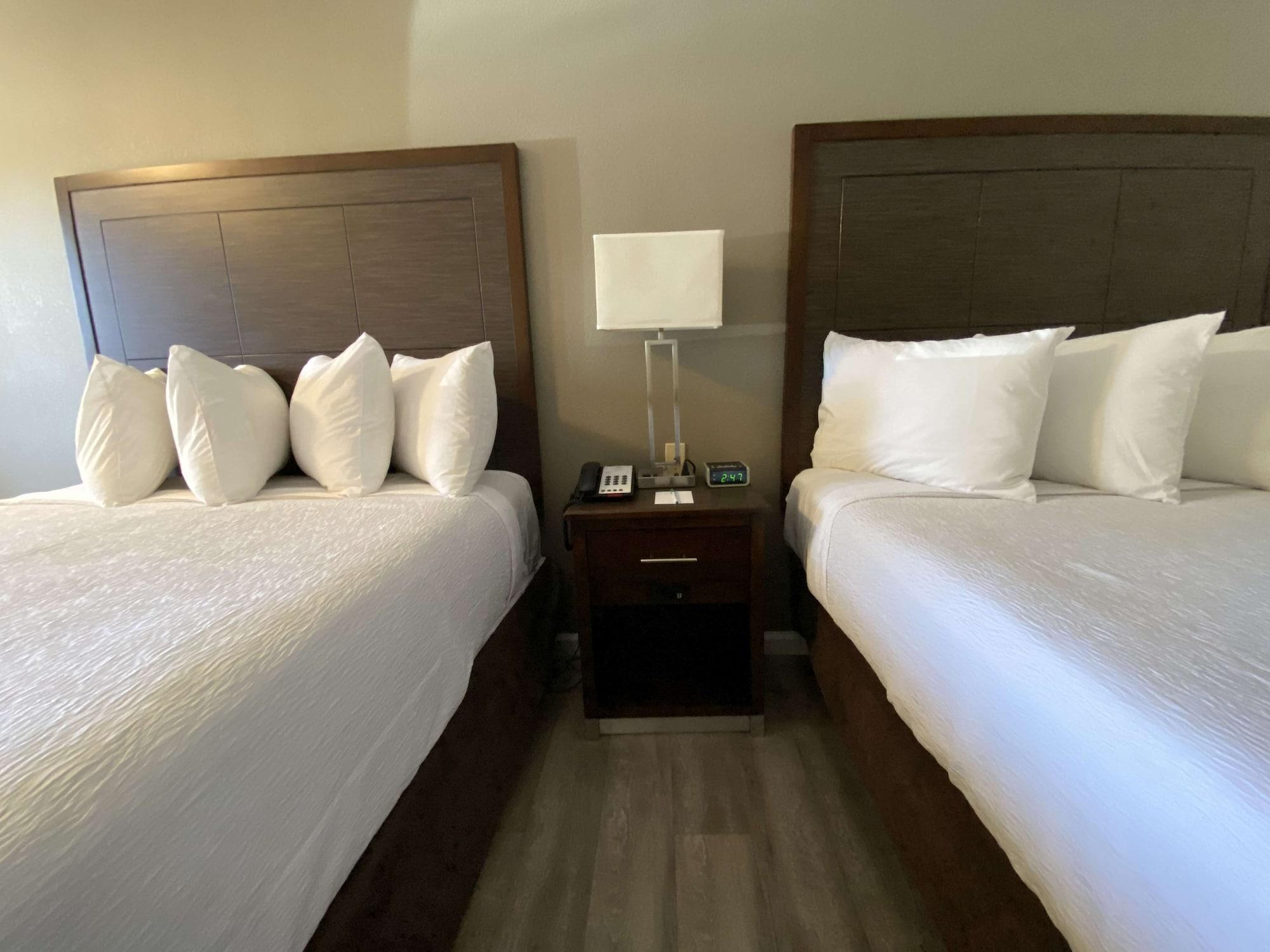 Surestay Hotel By Best Western Уилямс Екстериор снимка