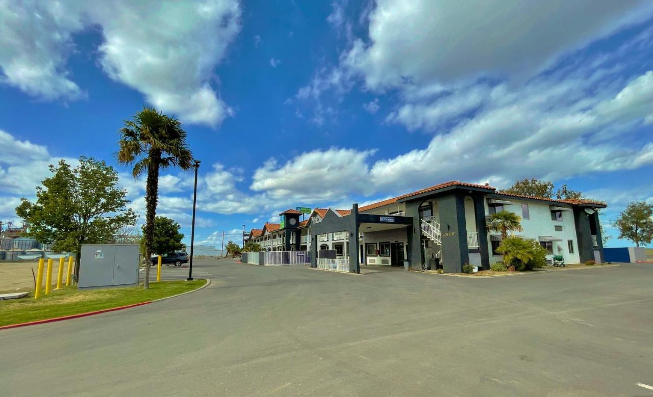 Surestay Hotel By Best Western Уилямс Екстериор снимка