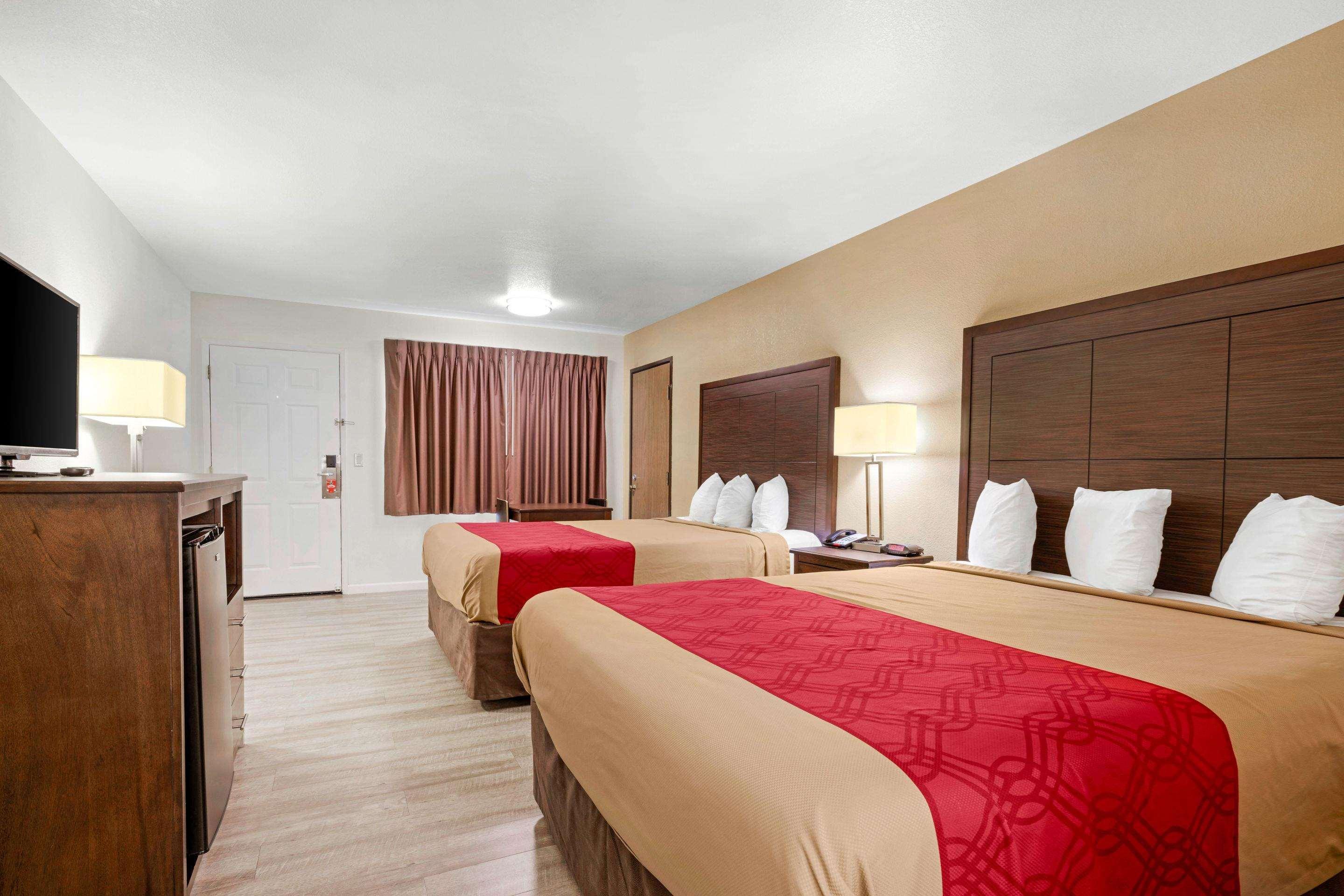 Surestay Hotel By Best Western Уилямс Екстериор снимка