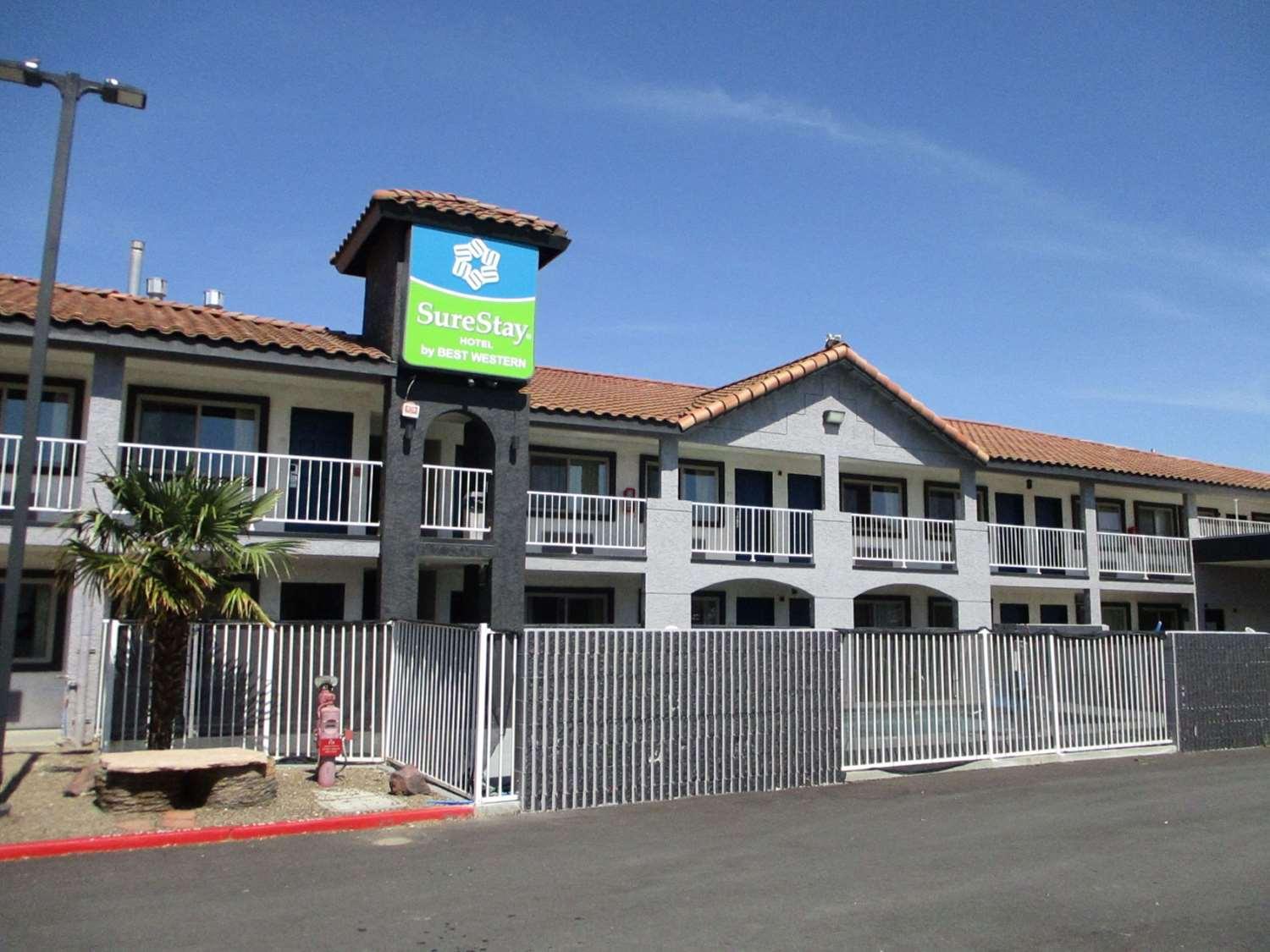 Surestay Hotel By Best Western Уилямс Екстериор снимка